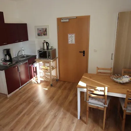 Paradies Aparthotel 3*