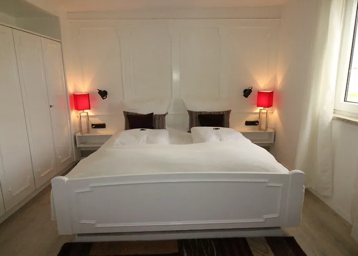 Paradies Lägenhetshotell 3*