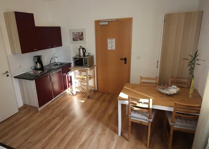 Paradies Lägenhetshotell 3*